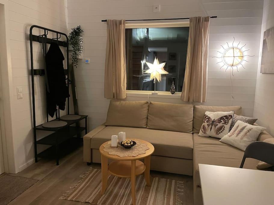 Solbergs, Fint Attefallshus I Vik, Chalet *